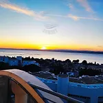 T2 Terrasse Vue Panoramique, Piscine, Parking, Wifi, 2 Tv Connectees, Netflix, Clim, Ascenseur, Barbecue * Sète