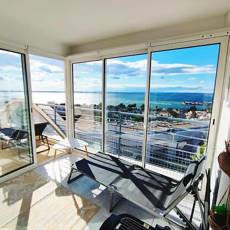 T2 Terrasse Vue Panoramique, Piscine, Parking, Wifi, 2 Tv Connectees, Netflix, Clim, Ascenseur, Barbecue *
