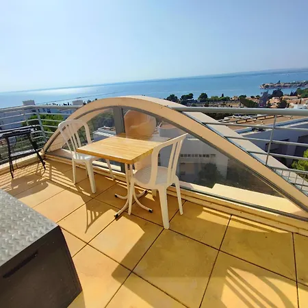 Apartment T2 Panoramic View: Pool, Parking & Smart Tv Retreat Sete