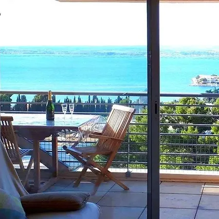 Apartment T2 Panoramic View: Pool, Parking & Smart Tv Retreat Sete