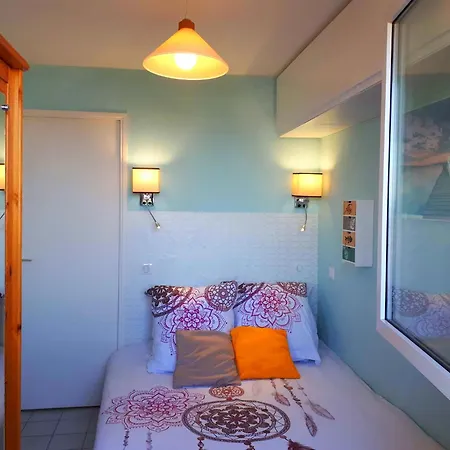 T2 Panoramic View: Pool, Parking & Smart Tv Retreat Apartment *