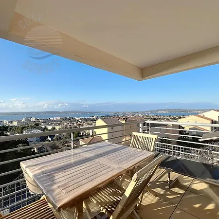 T2 Terrasse Vue Panoramique, Piscine, Parking, Wifi, 2 Tv Connectees, Netflix, Clim, Ascenseur, Barbecue *
