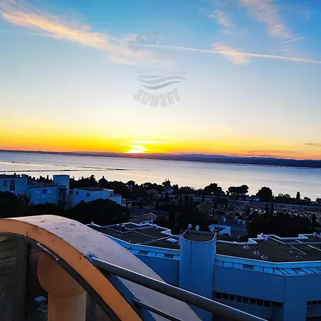 T2 Terrasse Vue Panoramique, Piscine, Parking, Wifi, 2 Tv Connectees, Netflix, Clim, Ascenseur, Barbecue * Sète